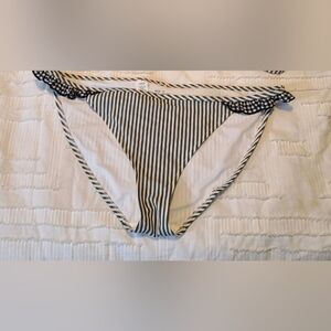 New Aerie Black & White Ruffled Bikini Bottoms Med